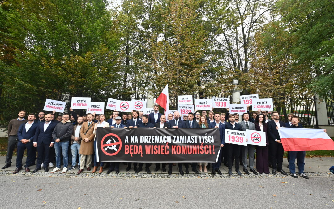 Konfederacja pod ambasadą Rosji w rocznicę napaści sowieckiej na Polskę.